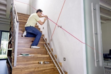 Bosch Quigo Kreuzlinien-Laser + Universalhalterung (7 m Arbeitsbereich) - 2